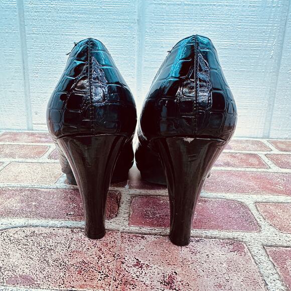 Women's Size 7 Black Faux Croc Skin 3.5" High Heel Slight Platform Classic Pumps - Picture 9 of 16